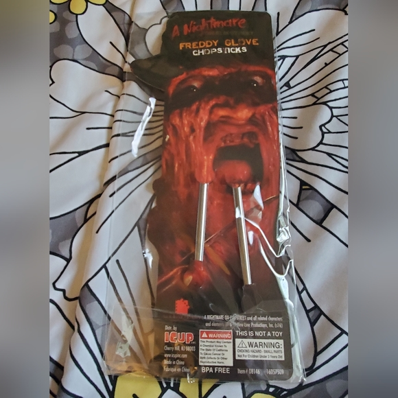 Freddy Krueger Chopsticks - Picture 2 of 2